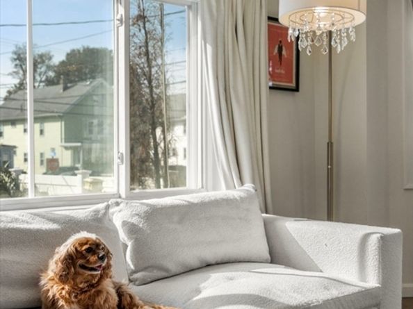 9 Marshall St, Winthrop MA 02152