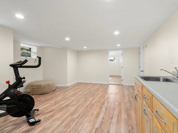 9 Marshall St, Winthrop MA 02152