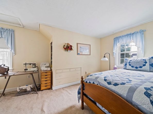 38 Idlewell St, Weymouth MA 02188