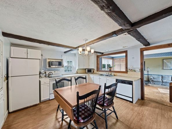 38 Idlewell St, Weymouth MA 02188