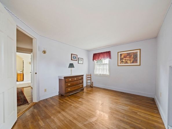 38 Idlewell St, Weymouth MA 02188