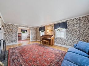 38 Idlewell St, Weymouth MA 02188