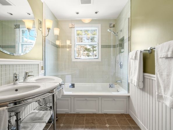 40 Heath Hill St, Brookline MA 02445