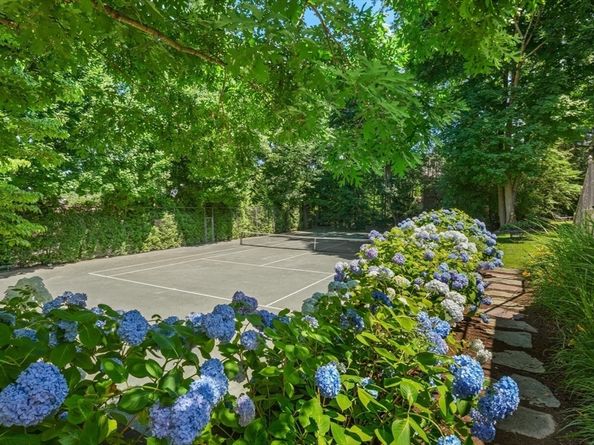 40 Heath Hill St, Brookline MA 02445