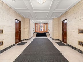 250 Commonwealth Ave 11, Boston MA 02116