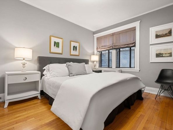 250 Commonwealth Ave 11, Boston MA 02116
