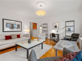 250 Commonwealth Ave 11, Boston MA 02116