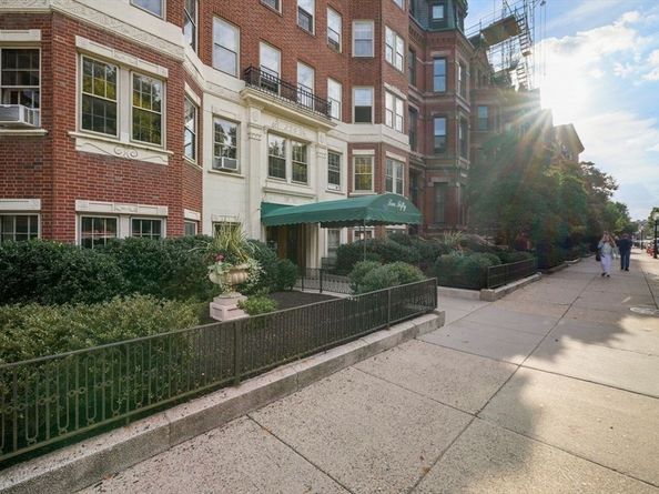 250 Commonwealth Ave 11, Boston MA 02116