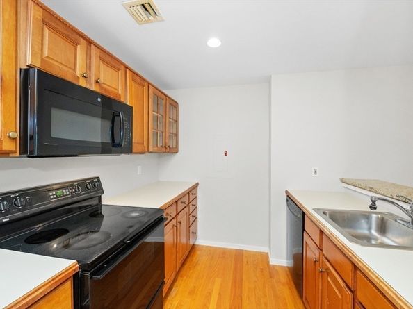 183 Oak Street 307, Newton MA 02464