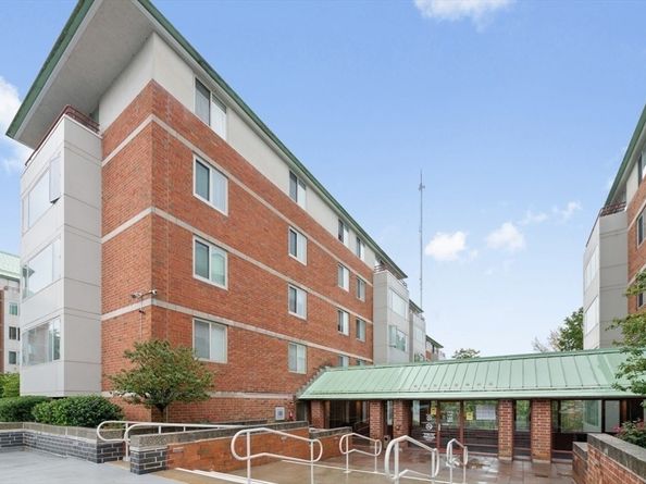 183 Oak Street 307, Newton MA 02464