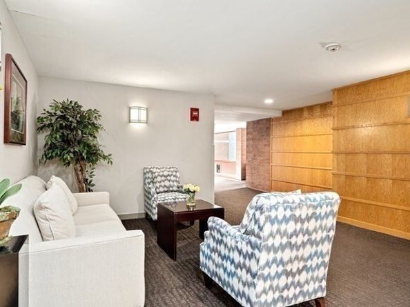 183 Oak Street 307, Newton MA 02464