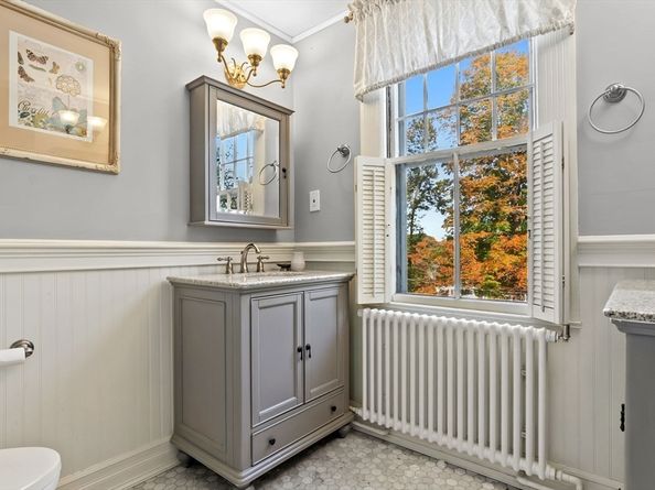16 Court St, North Andover MA 01845