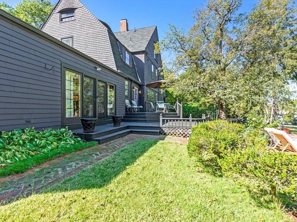 16 Court St, North Andover MA 01845