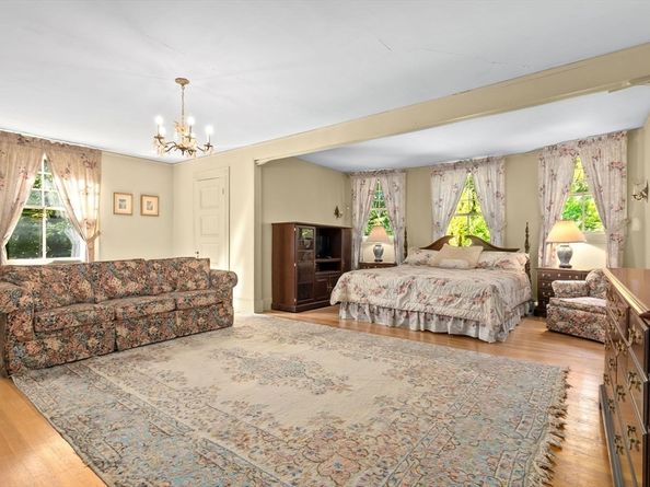 16 Court St, North Andover MA 01845