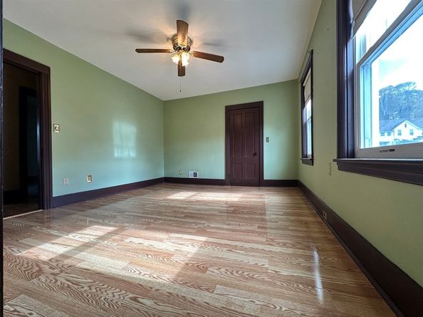 19 Mckinley Rd, Worcester MA 01605