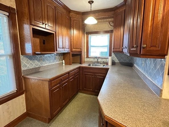 19 Mckinley Rd, Worcester MA 01605