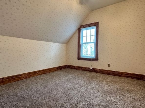 19 Mckinley Rd, Worcester MA 01605