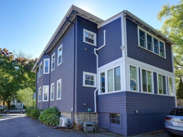 52 Hawthorne St 1, Belmont MA 02478