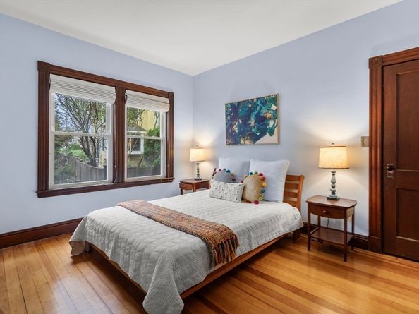 52 Hawthorne St 1, Belmont MA 02478