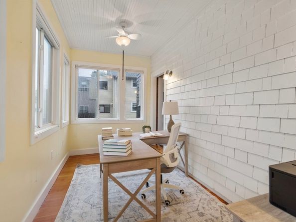 52 Hawthorne St 1, Belmont MA 02478