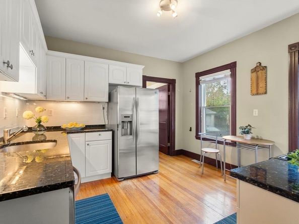 52 Hawthorne St 1, Belmont MA 02478