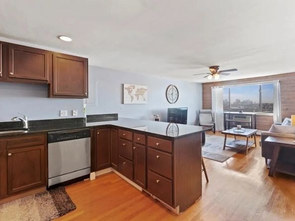44 Lafayette Place Ave 404, Chelsea MA 02150