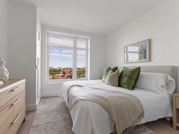 100 Lovejoy Wharf 11 H, Boston MA 02114