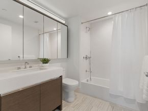 100 Lovejoy Wharf 11 H, Boston MA 02114