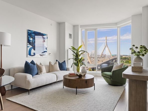 100 Lovejoy Wharf 11 H, Boston MA 02114