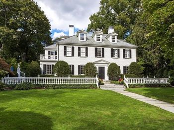 153 Brattle St