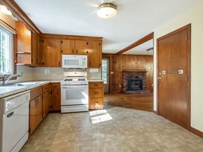 17 Farm Street, Medway MA 02053