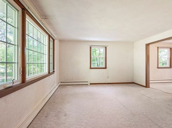 17 Farm Street, Medway MA 02053