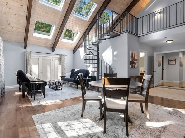 12 Dutton Park, Walpole MA 02081