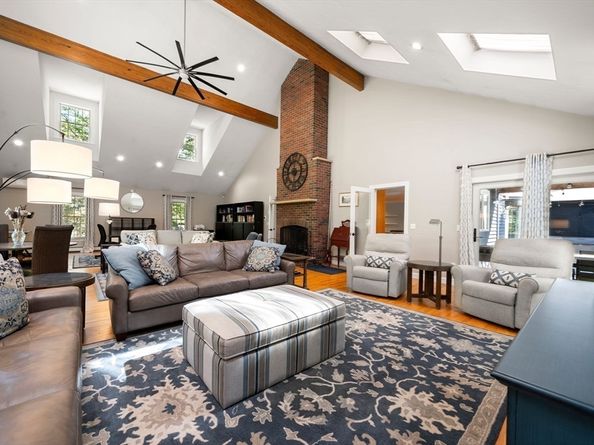 12 Dutton Park, Walpole MA 02081