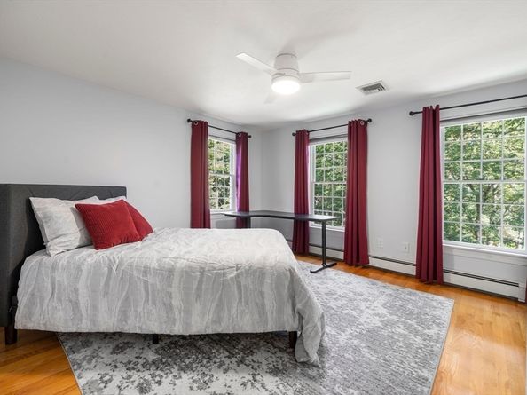 12 Dutton Park, Walpole MA 02081