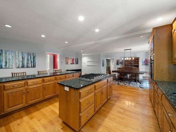 12 Dutton Park, Walpole MA 02081