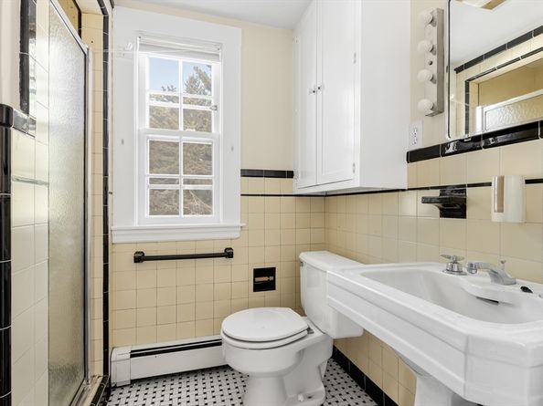 35 Kingston Rd, Newton MA 02461