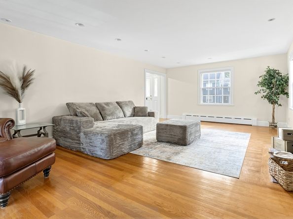 35 Kingston Rd, Newton MA 02461