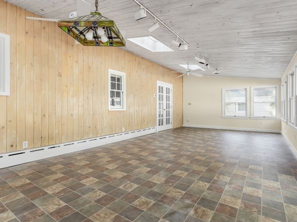 35 Kingston Rd, Newton MA 02461