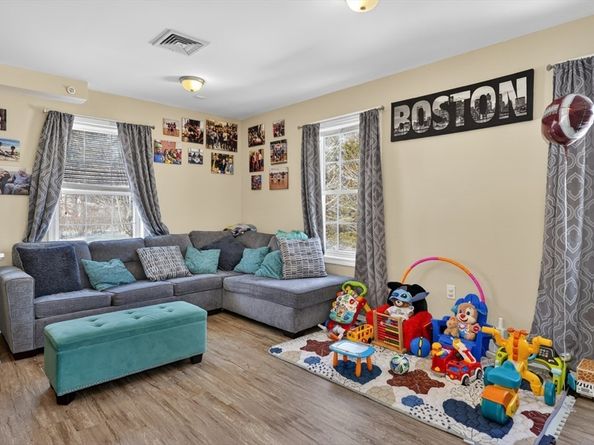 36 Webb Brook Rd 3, Billerica MA 01821