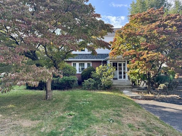 1639 Washington St, Newton MA 02465