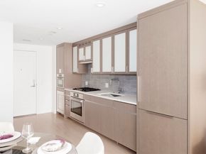 100 Lovejoy Wharf 7P, Boston MA 02114