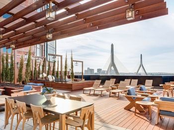 100 Lovejoy Wharf