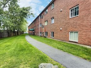 35 Prospect St 204, Woburn MA 01801