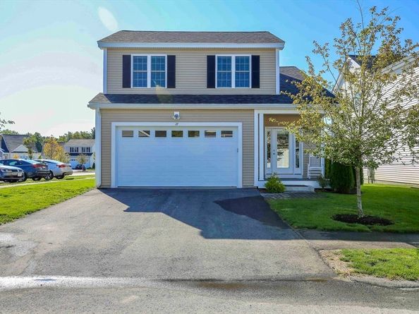 27 Tea Party Circle 27, Holden MA 01520