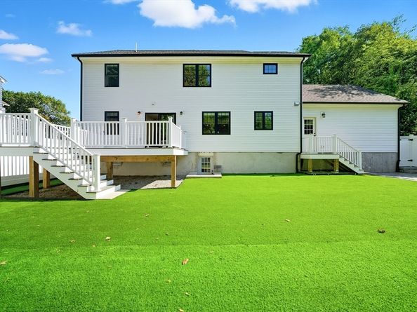 15 Lakeside Dr, Shrewsbury MA 01545