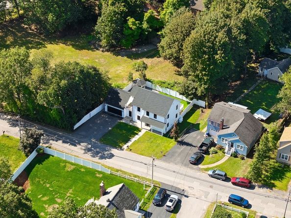 15 Lakeside Dr, Shrewsbury MA 01545