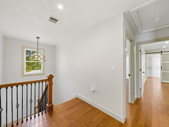 15 Lakeside Dr, Shrewsbury MA 01545