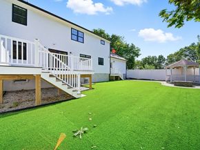 15 Lakeside Dr, Shrewsbury MA 01545