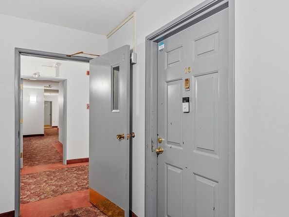 1029 Pleasant Street 19, Worcester MA 01602